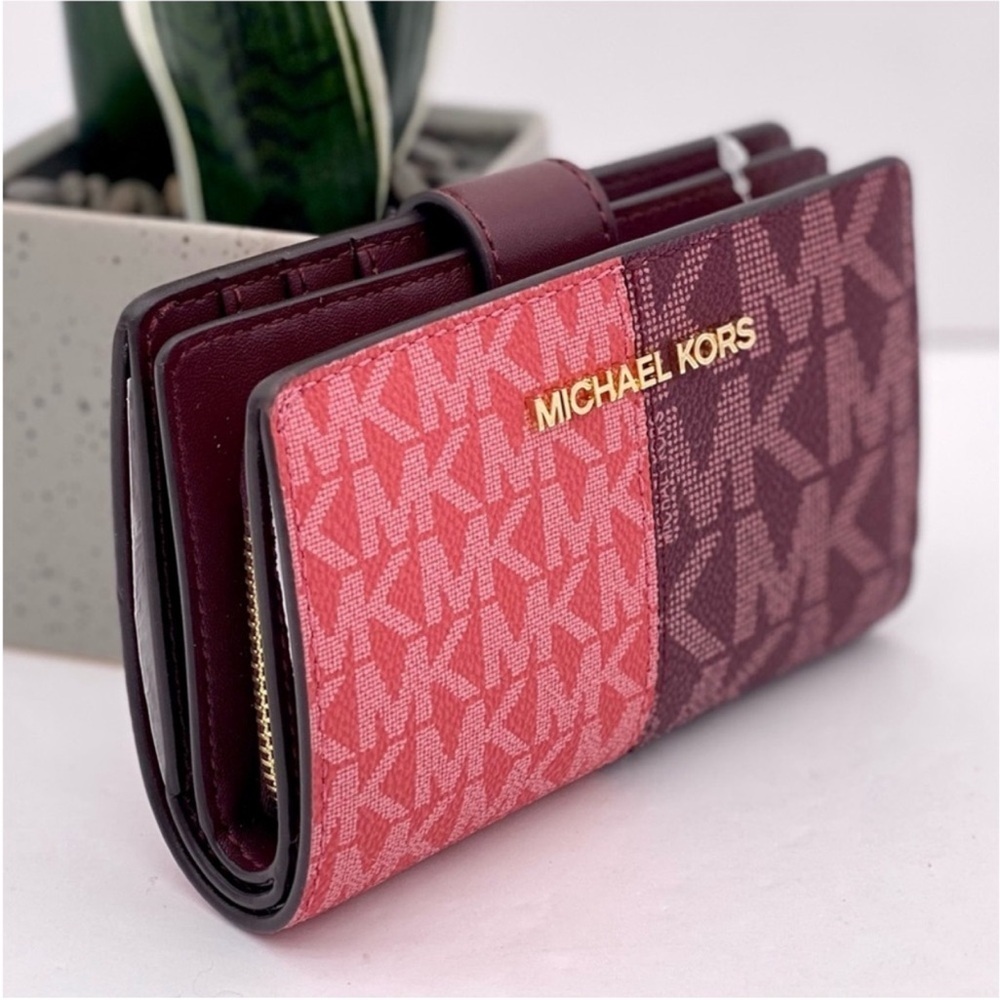 Michael Kors Jet Set Medium Two-Tone Logo Wallet - Picture 6 of 11